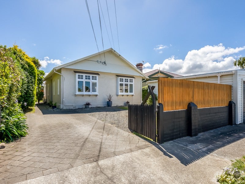 14 Bristol Square, Hutt Central, Lower Hutt - Carousel 1