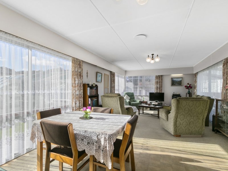 16 Manutuke Street, Wainuiomata, Lower Hutt - Carousel 2