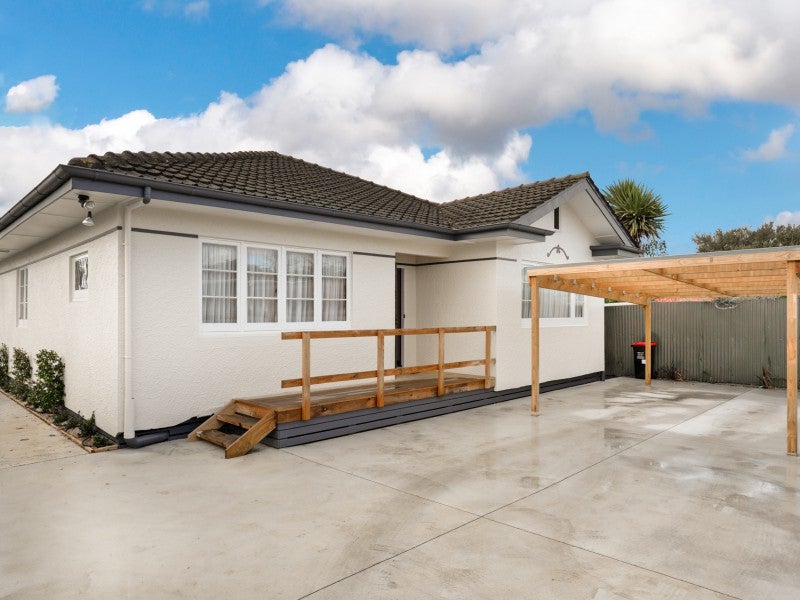 605 Queen Street East, Parkvale, Hastings - Carousel 1