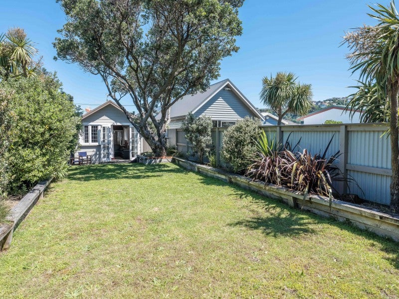 130 Apu Crescent, Lyall Bay, Wellington - Carousel 2