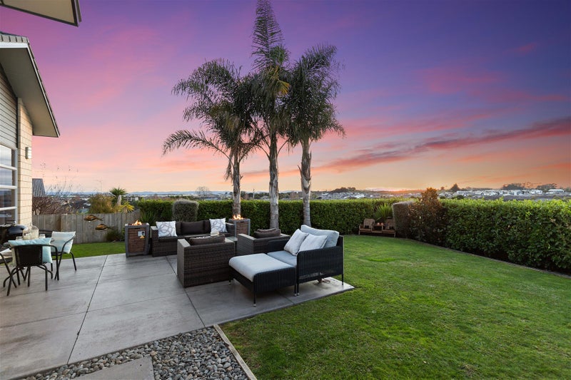 28 The Ford, Huntington, Hamilton - Carousel 2