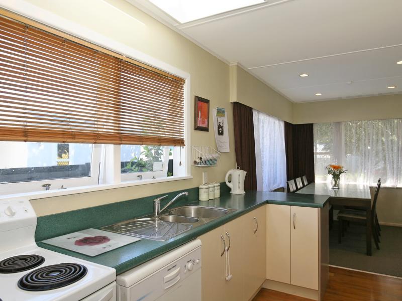 16 Karamu Crescent, Wainuiomata, Lower Hutt - Carousel 2