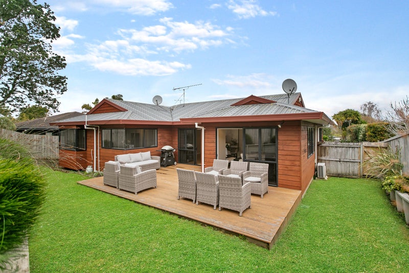 2/75 Gosford Drive, Botany Downs, Auckland - Carousel 1