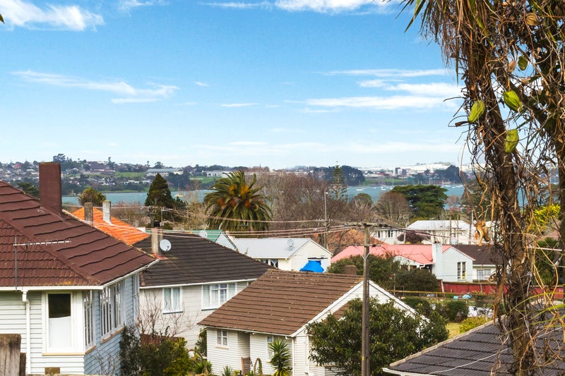 10A Courtland Avenue, Glen Innes, Auckland - Carousel 18