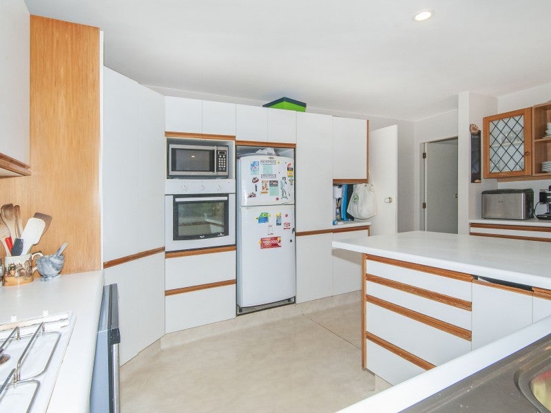 21 Matuhi Street, Tirohanga, Lower Hutt - Carousel 2