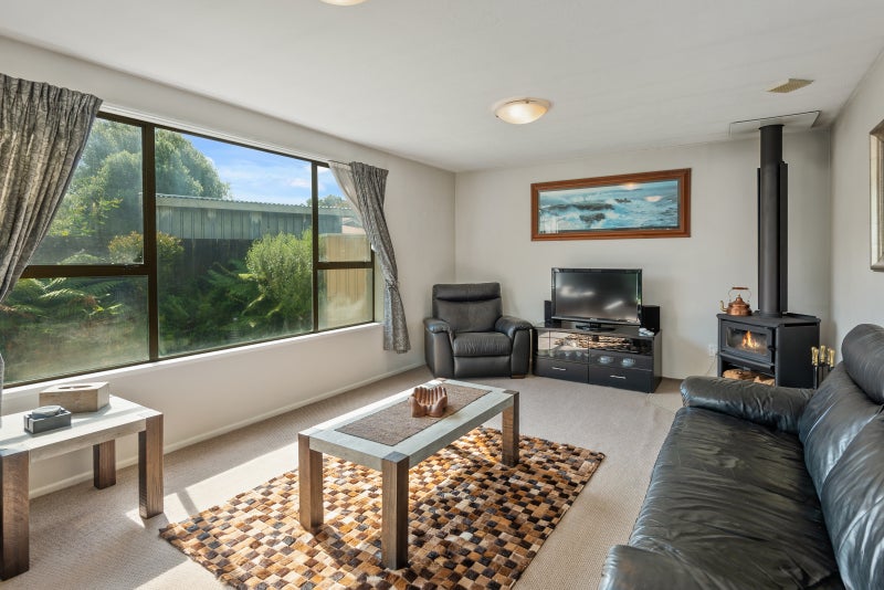 9 Glenys Place, Broomfield, Christchurch - Carousel 2