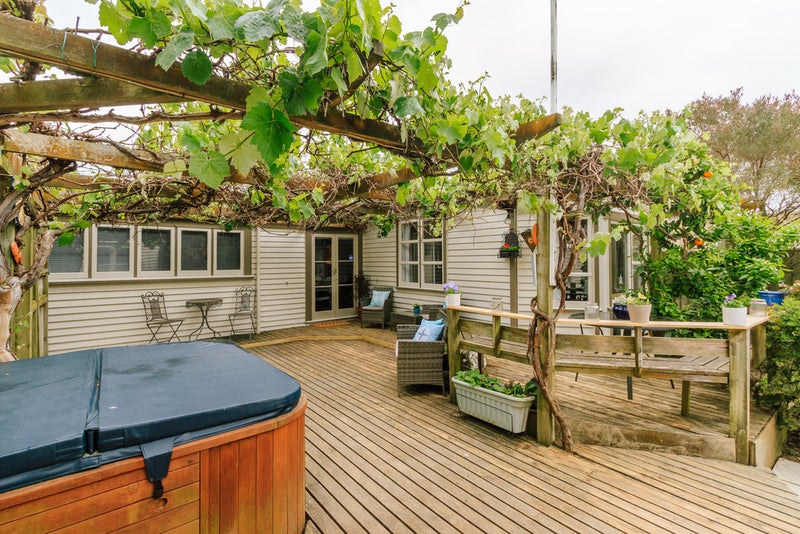 20 Fairfield Avenue, Fairfield, Lower Hutt - Carousel 20