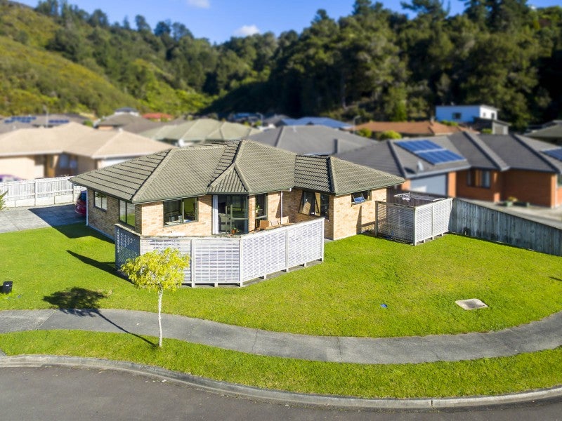 4 Beaufort Close, Kingsley Heights, Upper Hutt - Carousel 1