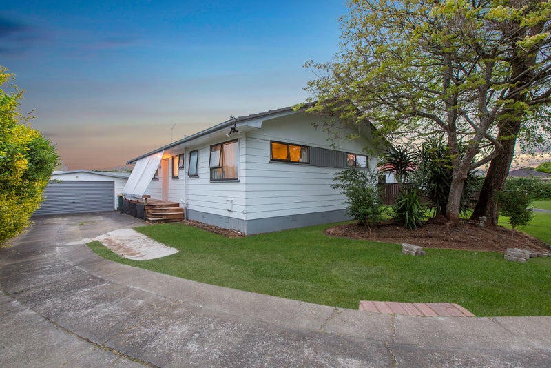 14 Gloaming Place, Conifer Grove, Takanini - Carousel 1