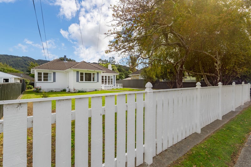 8 Wood Street, Wainuiomata, Lower Hutt - Carousel 20