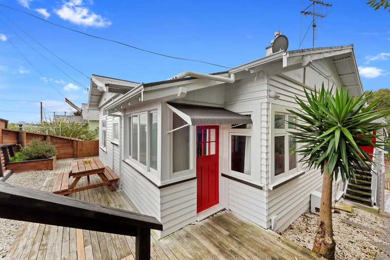 4 Upper Kent Street, Frankton, Hamilton - Carousel 1