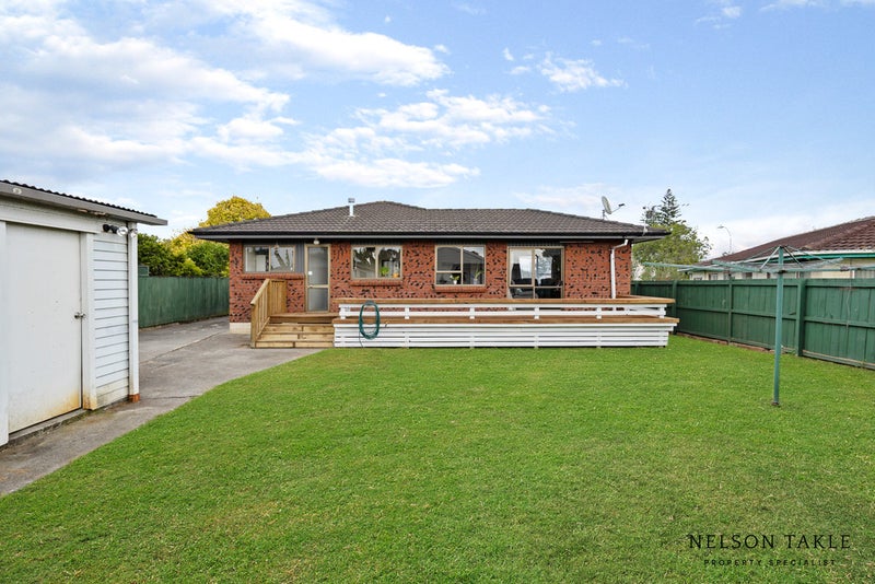 6 Waimahia Avenue, Weymouth, Auckland - Carousel 1