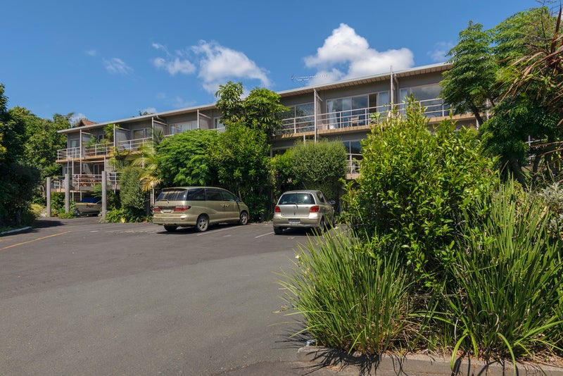 12/6 Sarsfield Street, Herne Bay, Auckland - Carousel 2