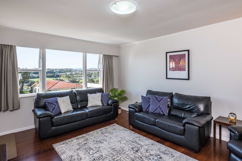 8 Archbold Street, Newlands, Wellington - Carousel 2