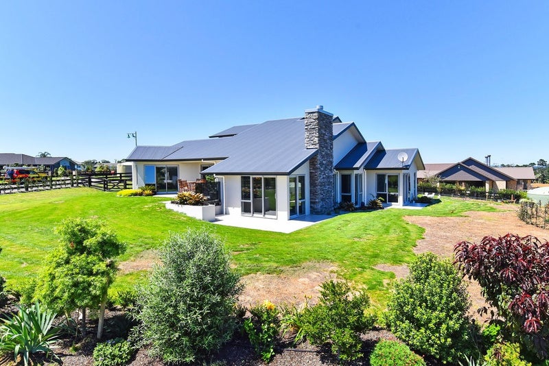 1 Capriole Crescent, Papakura - Carousel 2