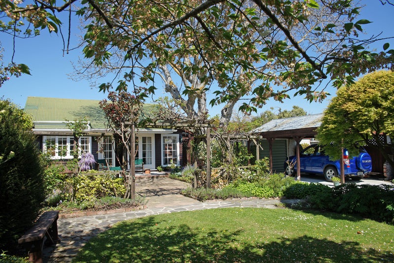 12 Corson Avenue, Beckenham, Christchurch - Carousel 2