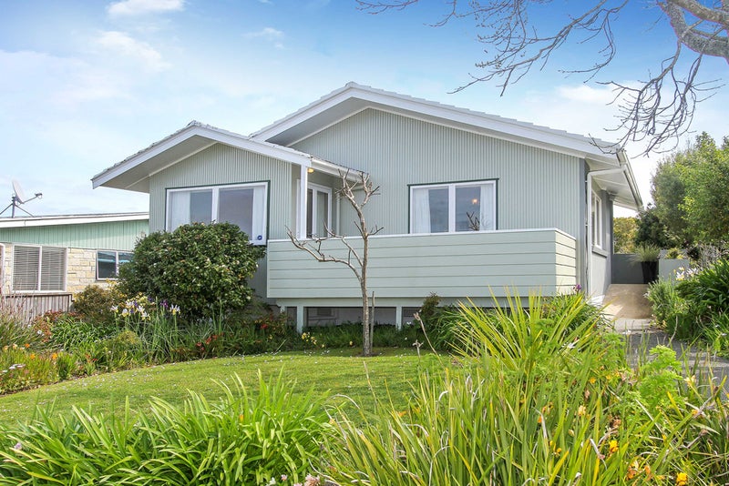 21 Knightsbridge Drive, Forrest Hill, Auckland - Carousel 2
