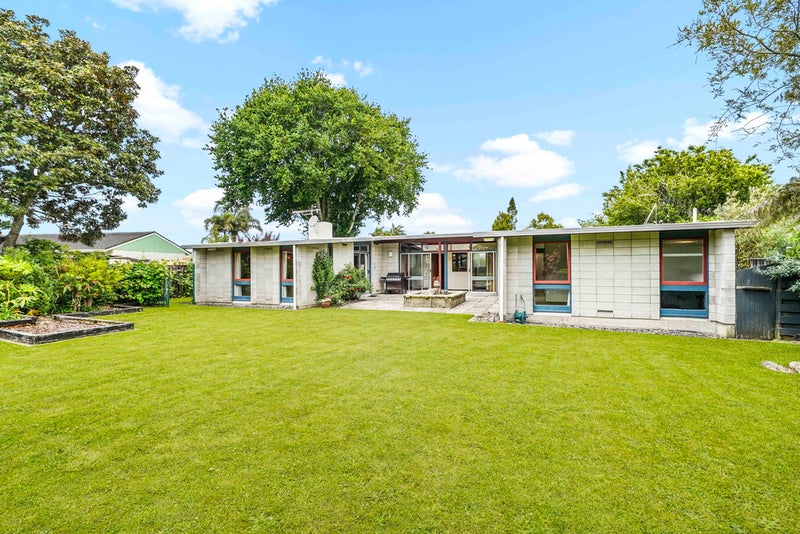 38 Hooker Avenue, Chedworth, Hamilton - Carousel 1