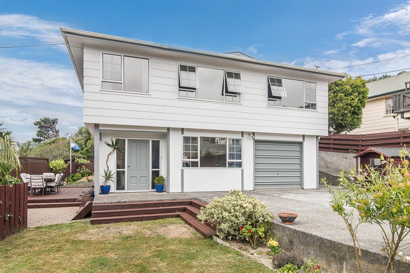 203 Helston Road, Paparangi, Wellington - Carousel 1