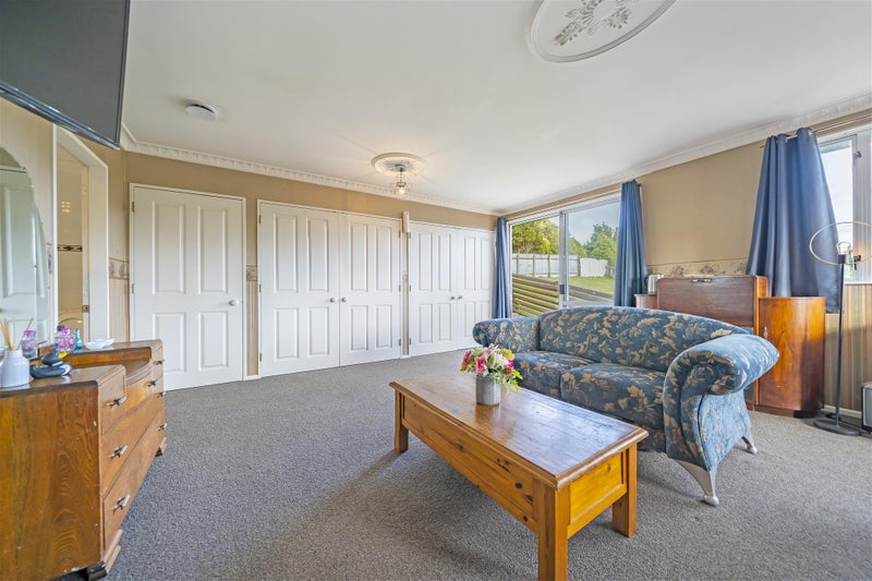 4 Greenwich Grove, Stokes Valley, Lower Hutt - Carousel 29