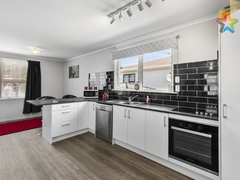 36 Wellington Road, Wainuiomata, Lower Hutt - Carousel 2