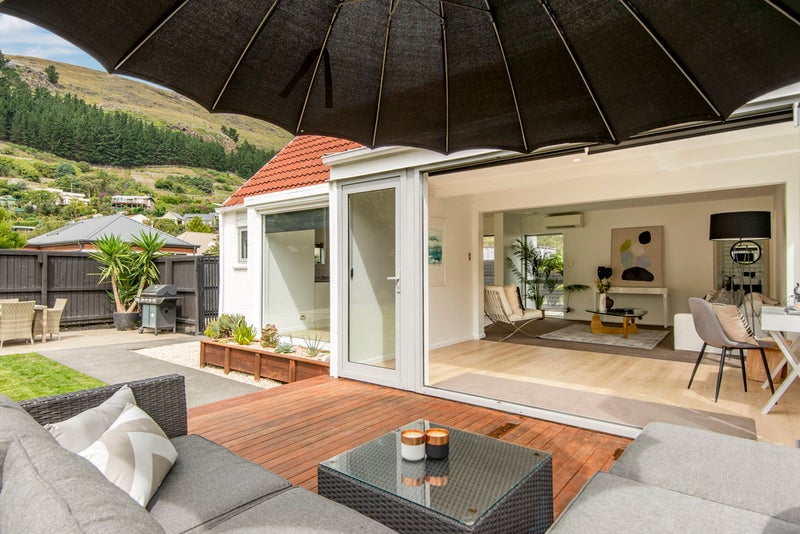 2 Sumnervale Drive, Sumner, Christchurch - Carousel 1