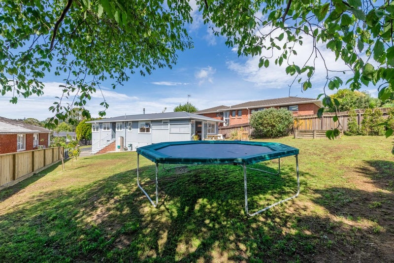 50 La Rosa Street, Green Bay, Auckland - Carousel 2