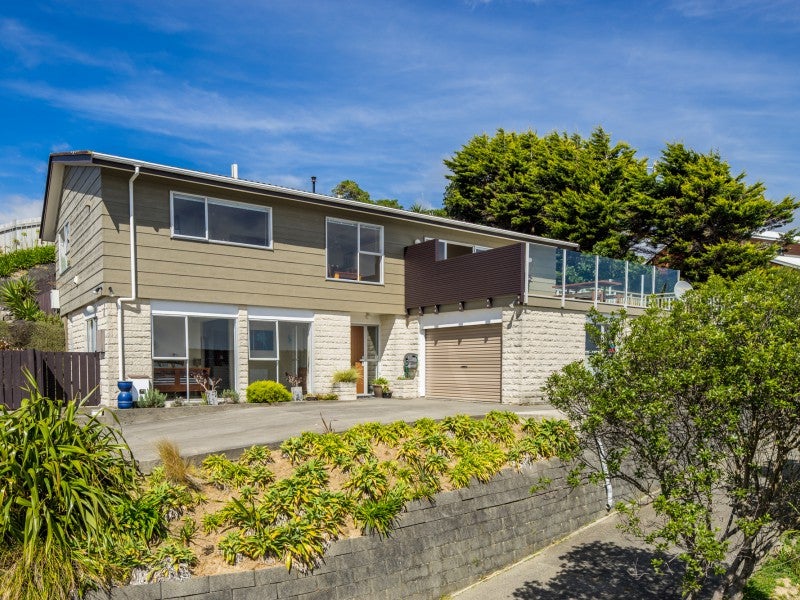 3 Tremaine Place, Camborne, Porirua - Carousel 26