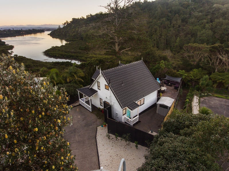 15 Hotspur Place, Bayview, Auckland - Carousel 1