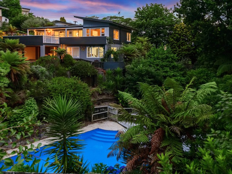 56 Grand Vue Road, Kawaha Point, Rotorua - Carousel 1