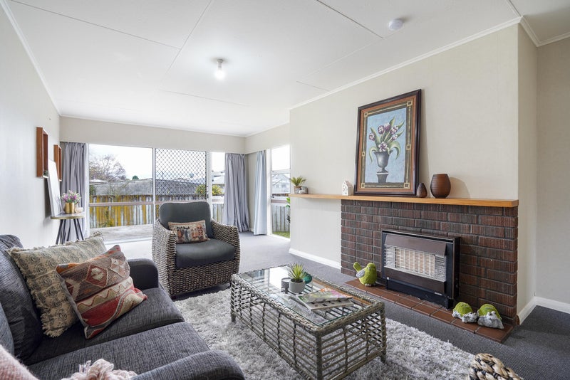 8 Hendon Place, West End, Palmerston North - Carousel 2