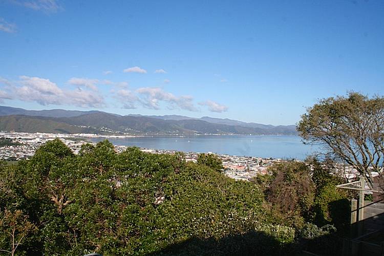 2/30 London Road, Korokoro, Lower Hutt - Carousel 2