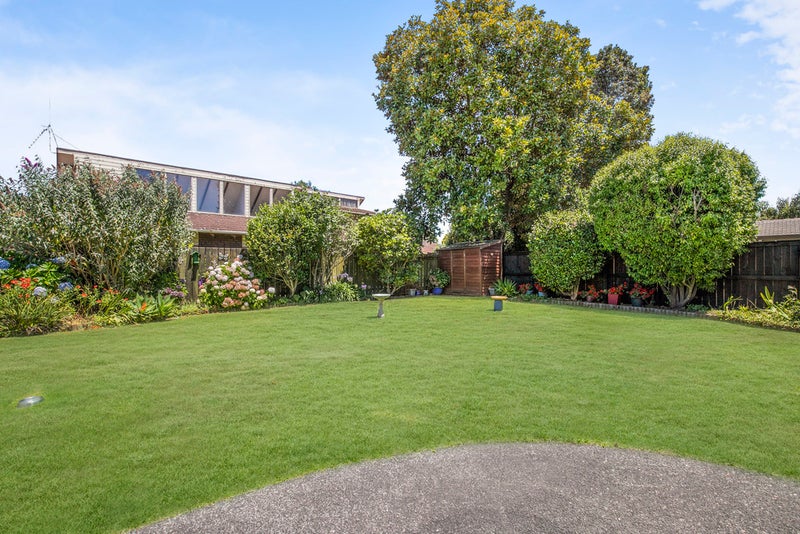 15 Zenith Place, Conifer Grove, Takanini - Carousel 2