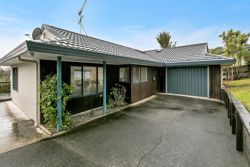 1/53 Rangatira Road, Beach Haven, Auckland - Carousel 1