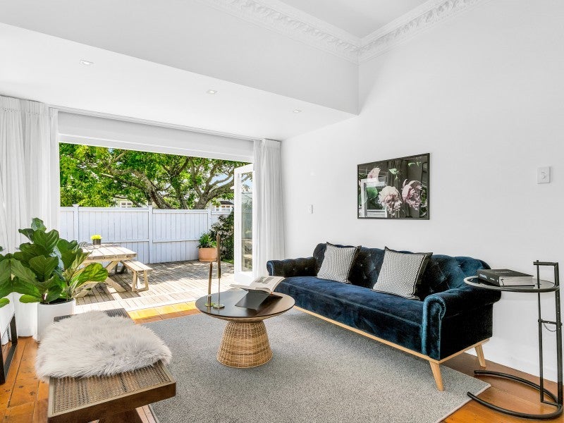 14 Formby Avenue, Point Chevalier, Auckland - Carousel 2