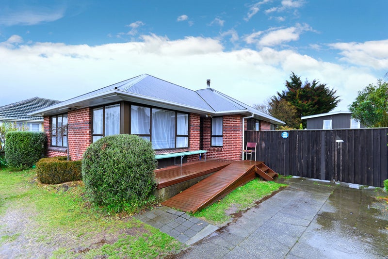 11 Tauiwi Crescent, Hei Hei, Christchurch - Carousel 1
