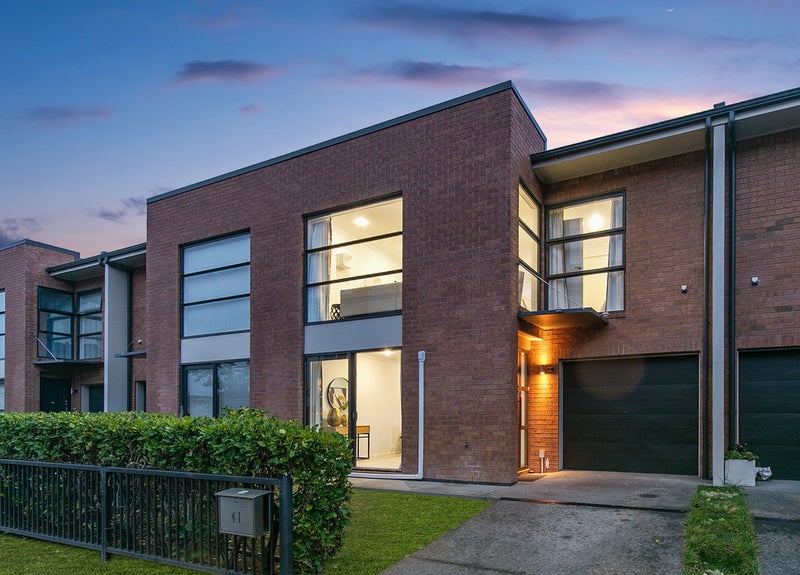 41 Scoria Crescent, Stonefields, Auckland - Carousel 1