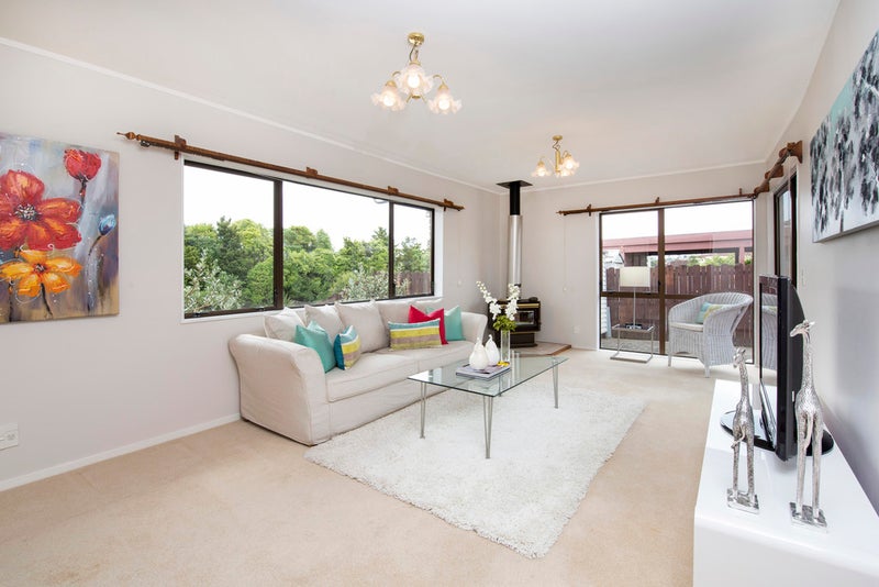2/63 Aviemore Drive, Highland Park, Auckland - Carousel 2