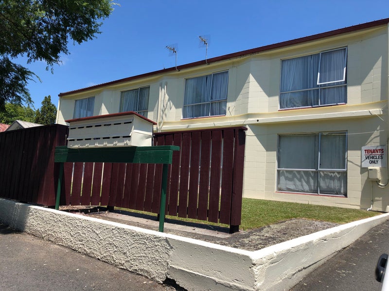 10/897 Heaphy Terrace, Fairfield, Hamilton - Carousel 1