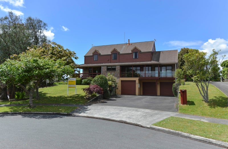 35 Walford Drive, Lynmore, Rotorua - Carousel 1