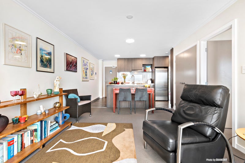 1402/111 Molesworth Street, Thorndon, Wellington - Carousel 1