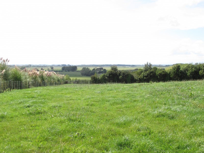 35 Laward Road, Palmerston North - Carousel 2