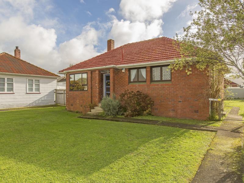 31 Hewer Crescent, Naenae, Lower Hutt - Carousel 2