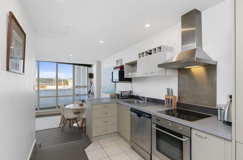 212/107 Thorndon Quay, Pipitea, Wellington - Carousel 1