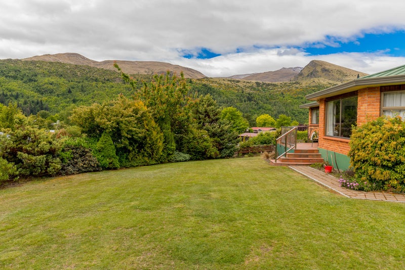 10 Reid Crescent, Arrowtown, Arrowtown - Carousel 1