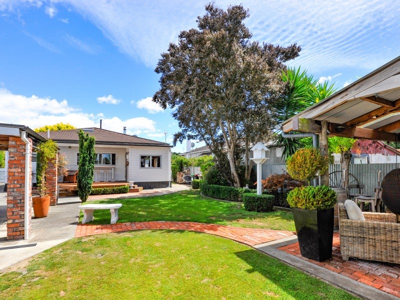 303 Grays Road, Saint Leonards, Hastings - Carousel 1