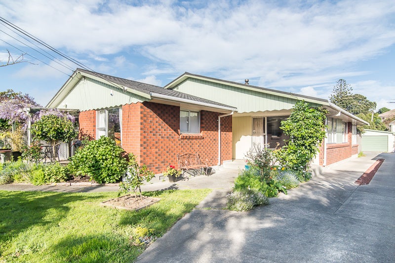 131 Alexander Road, Raumati Beach, Paraparaumu - Carousel 1