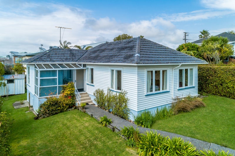 62 Ocean View Road, Northcote, Auckland - Carousel 2
