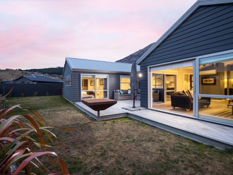 30 Sandford Terrace, Lower Shotover, Queenstown - Carousel 2