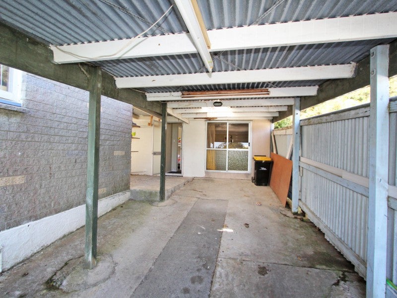 27 Surprise Place, Cannons Creek, Porirua - Carousel 24